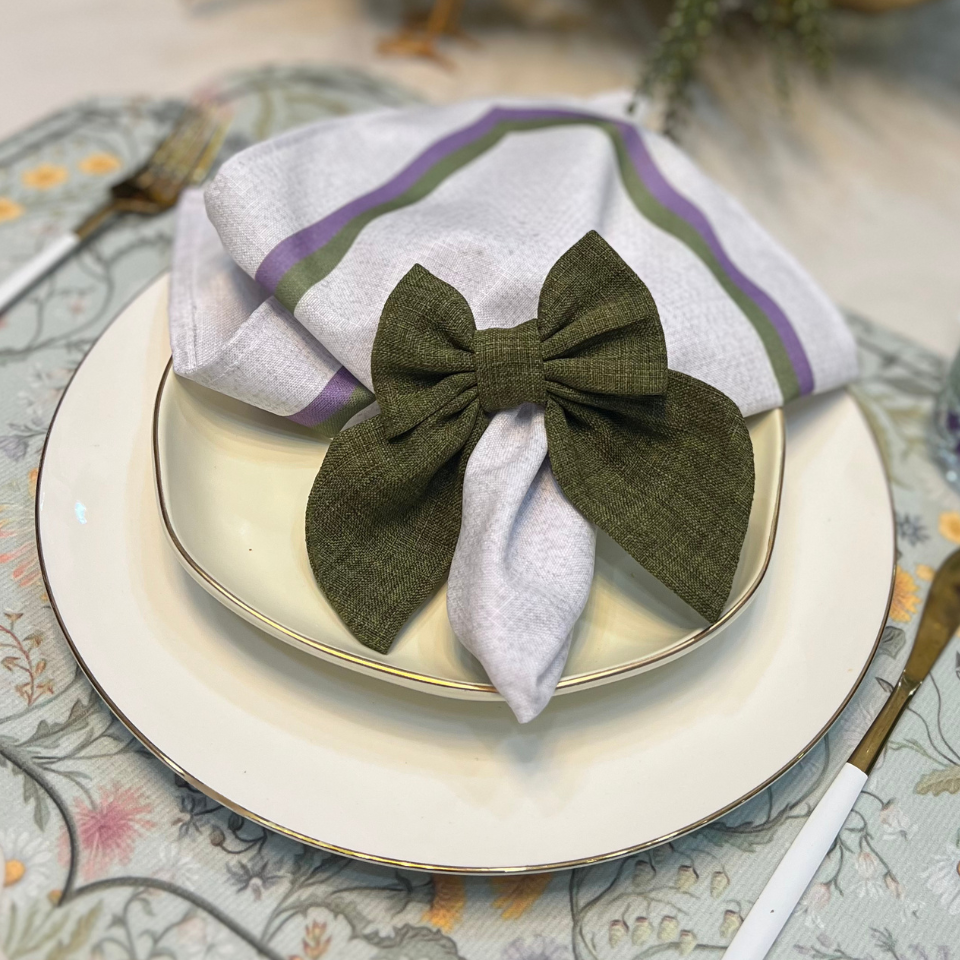 Green Fancy Bow Napkin Holder