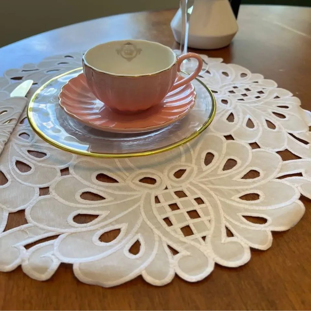 Richelieu Round Placemat